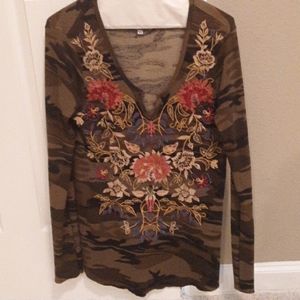 Johnny was camo embroidered long sleeved top